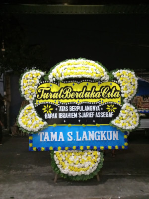 Papan Bunga Duka di Pematang Tiga
